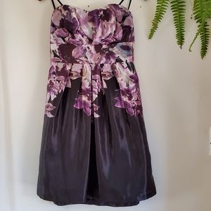 - Women's IZ BYER dress. Size 7. Party, brid…